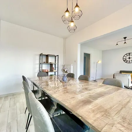 Appartement Spacious Flat With Private Bike Garage
